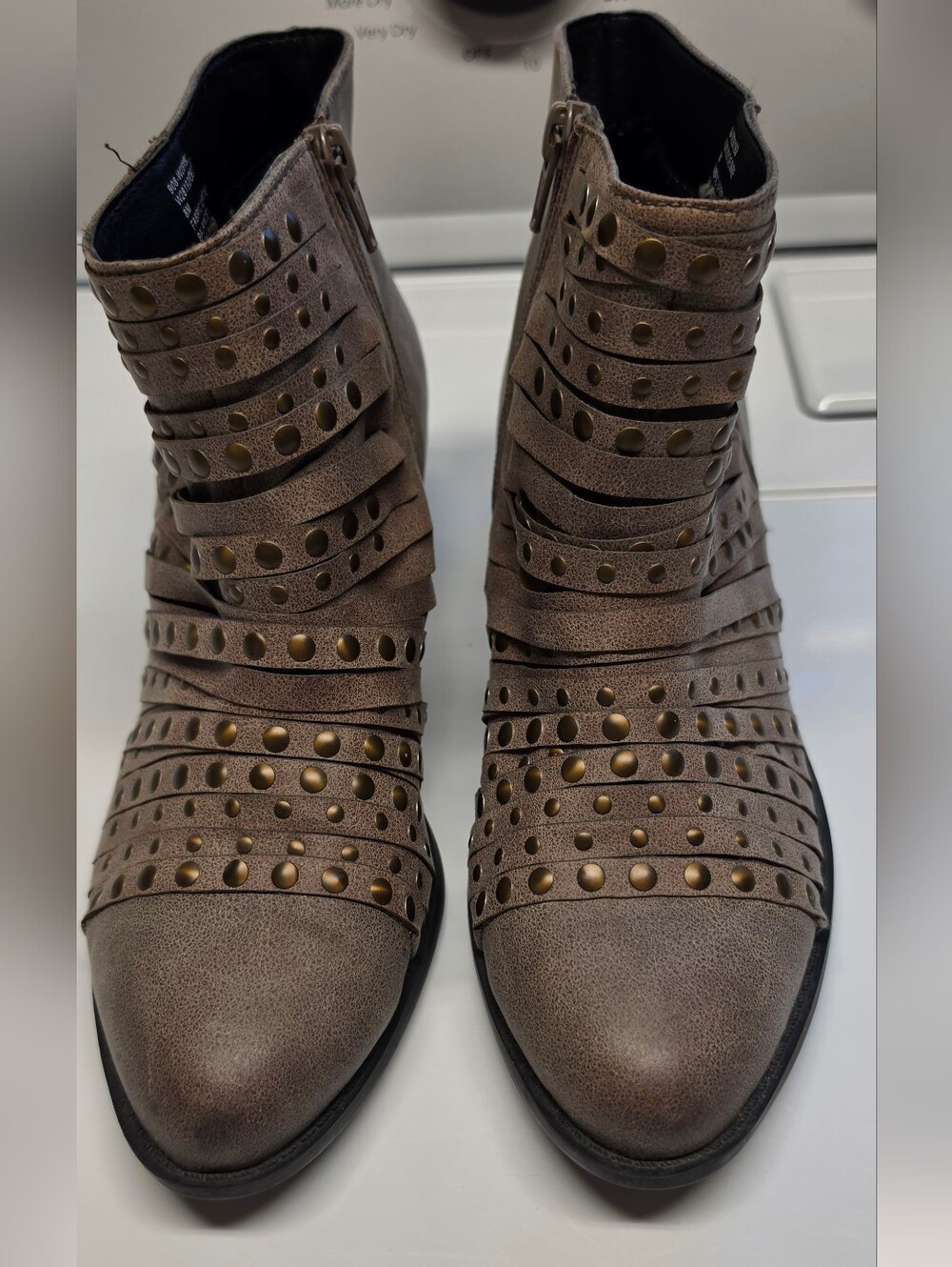 Women's White Mountain Taupe Studded Strappy Ankle Boot Size 8